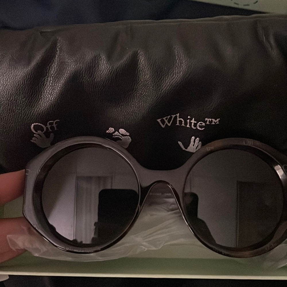 Off White Round Sunglasses